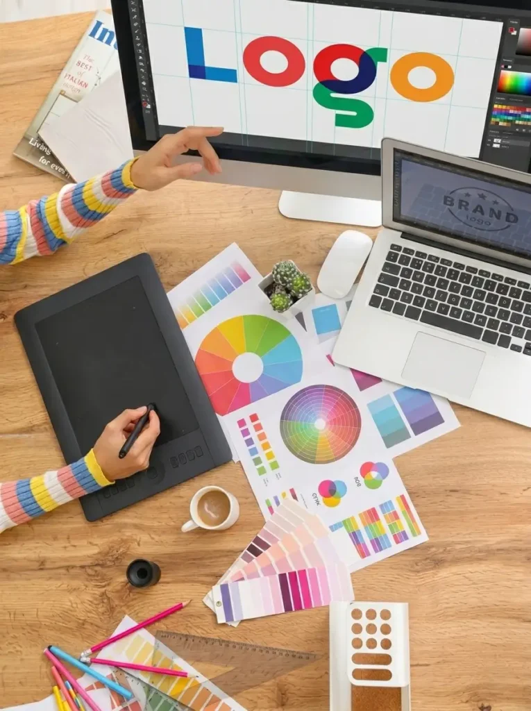 Expert SEO à Paris travaillant sur le référencement naturel d'un site internet d'entreprise.